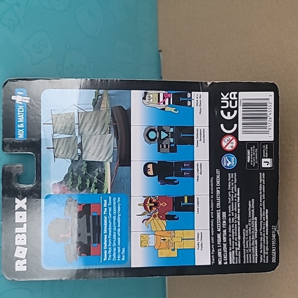 Roblox (The Riot) action figure - Picture 3 of 4